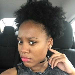 Meet your Posher, Andrea